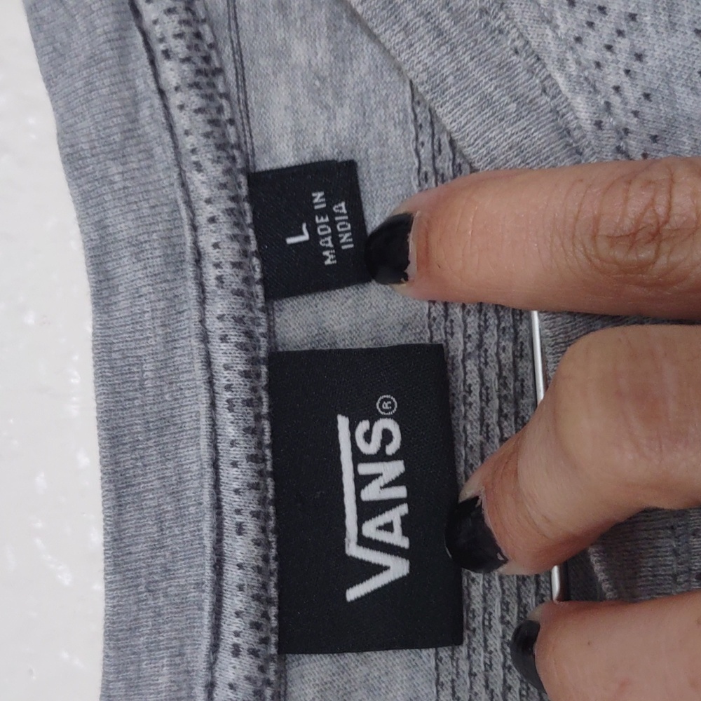 SLIGHTLY USED VANS T-SHIRT SIZE L COLOR GRAY AND BURGUNDY HAS POCKET - Picture 2 of 11